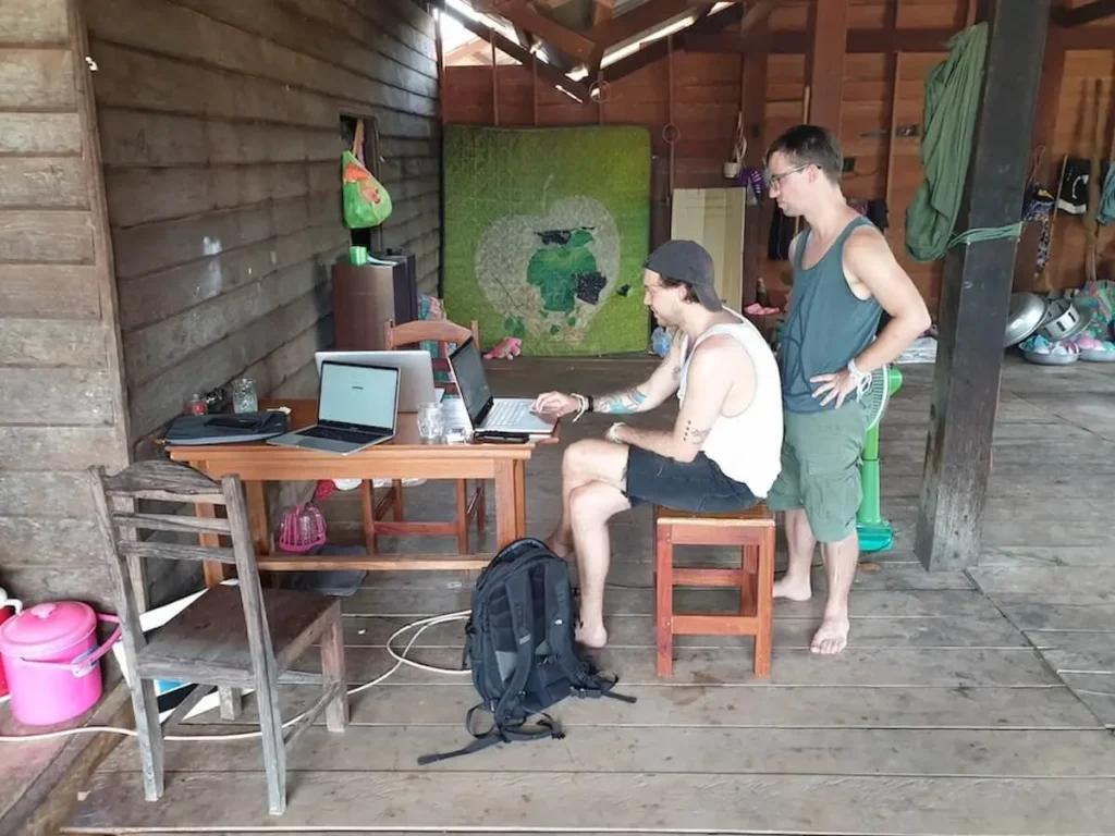 digital-nomads-laos-rural-work-setup