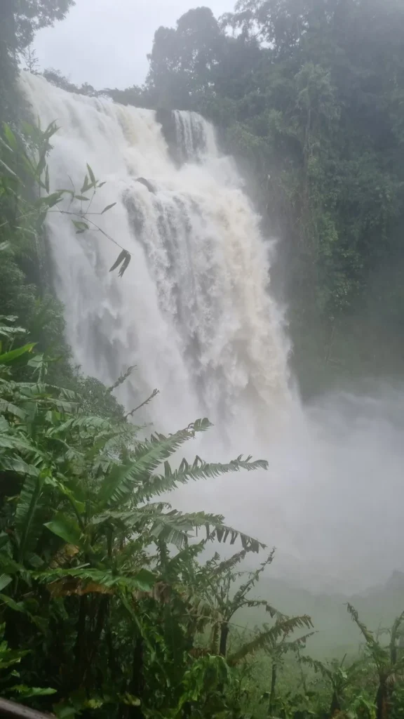 tad-yuang-waterfall-raining-season-full-of-water