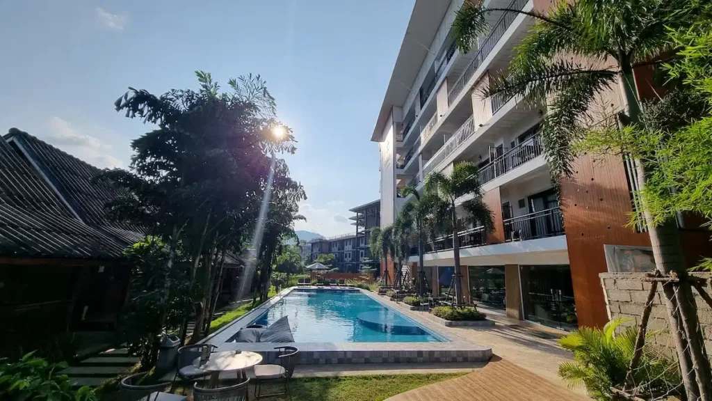 Swimming pool at vang vieng remember hotel
