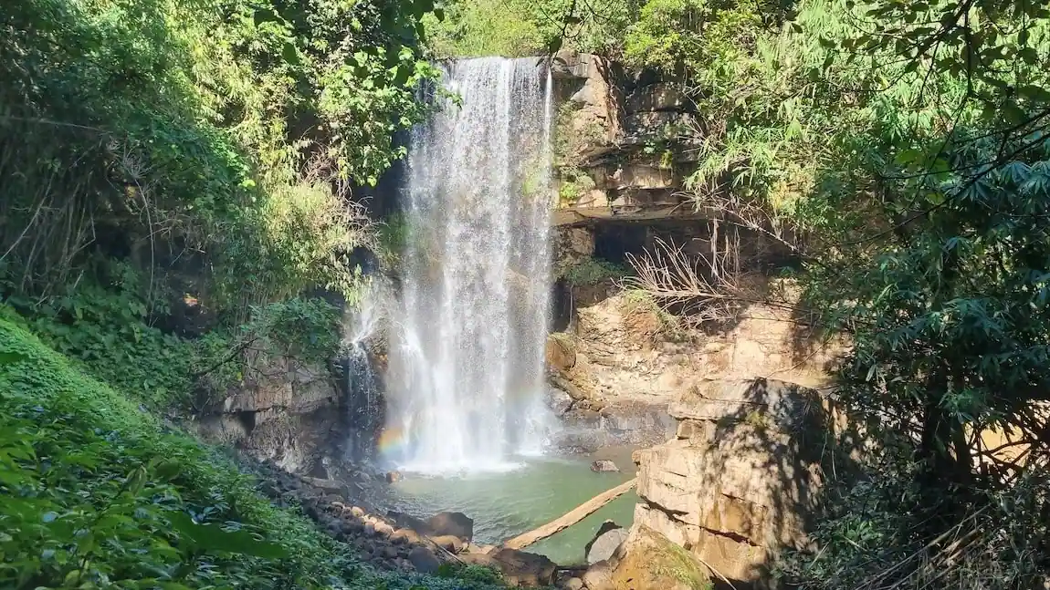 little bee waterfall tad tayicseua valley