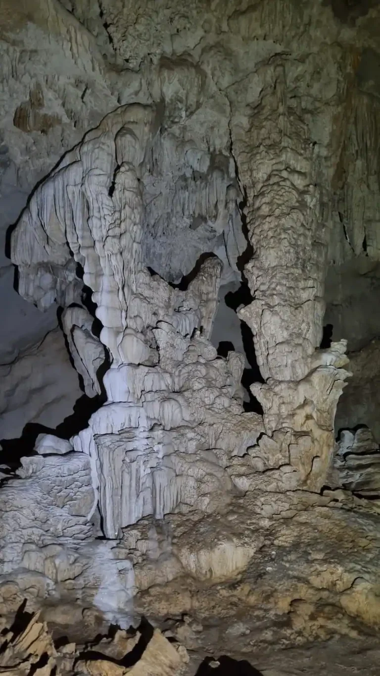 xe bang fai cave stalagmites and stalagtites