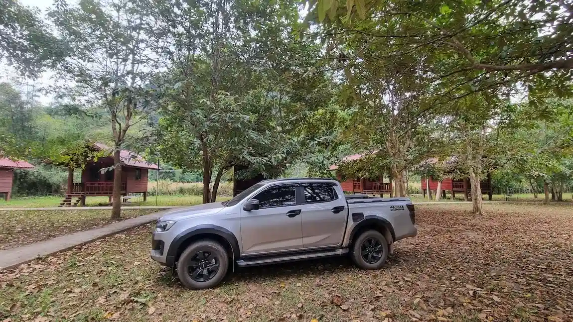 isuzu pickup car laos
