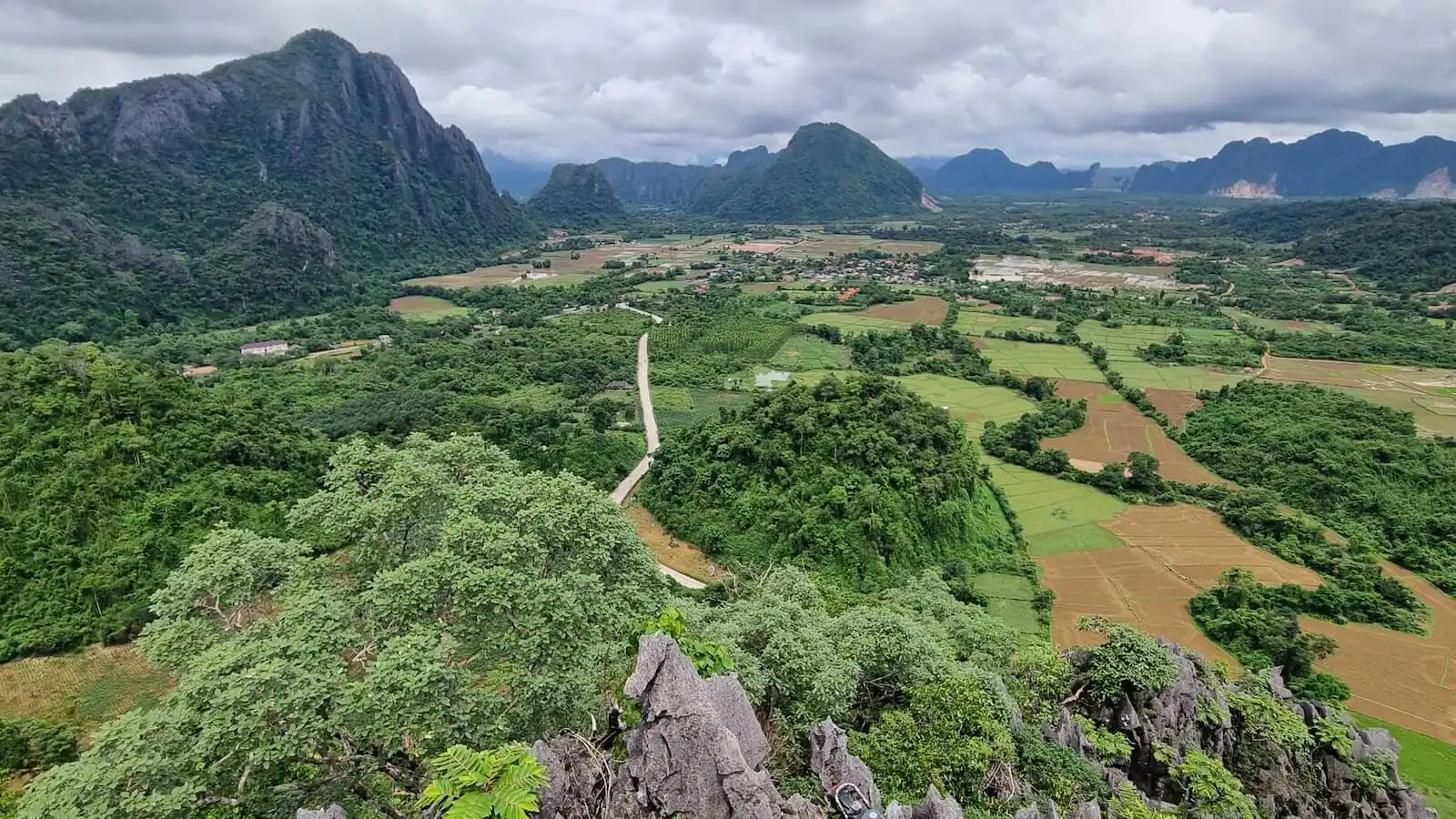 nam xay viewpoint vang vieng